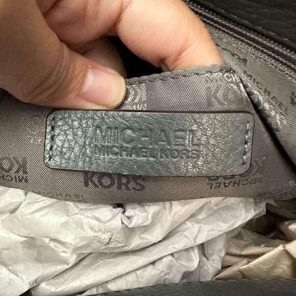 Michael Kors Classic Hamilton Gray Pebbled Leather Shoulder/Hand Satchel Large - Picture 10 of 10